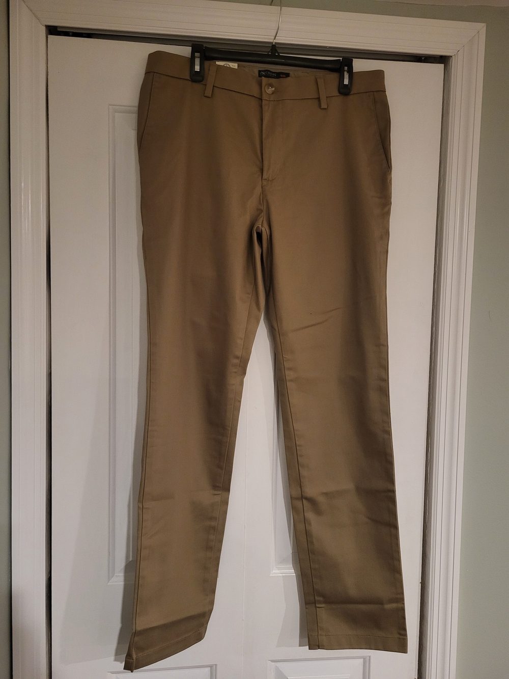 NWT Dockers Signature Khaki Slim Fit Pants